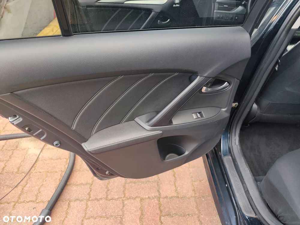 Toyota Avensis 1.8 Premium MS - 15