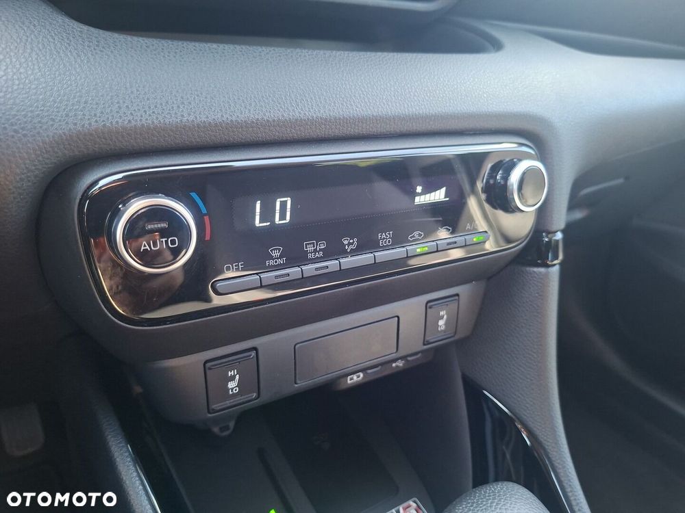 Toyota Yaris Hybrid 1.5 Style - 22