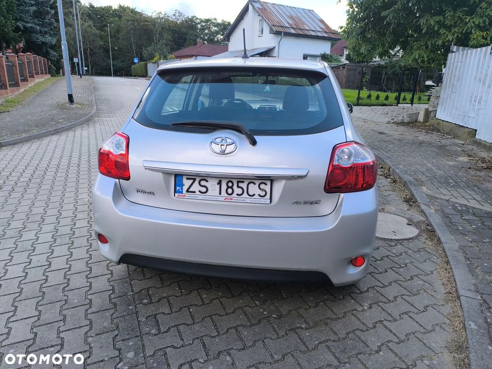 Toyota Auris 1.4 D-4D Premium - 8