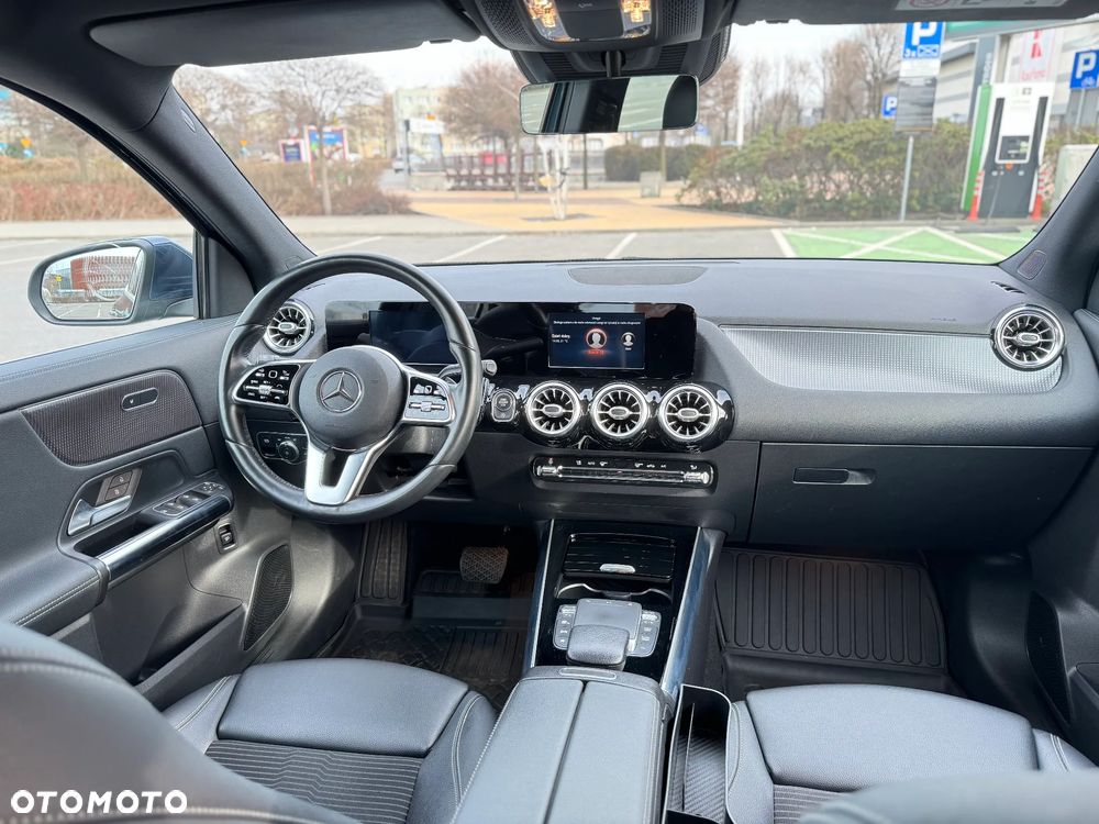 Mercedes-Benz GLA 200 d - 17