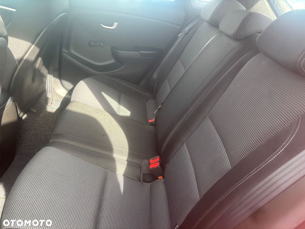 Hyundai i30 1.4 Classic + - 19