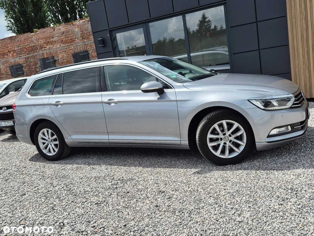 Volkswagen Passat - 13