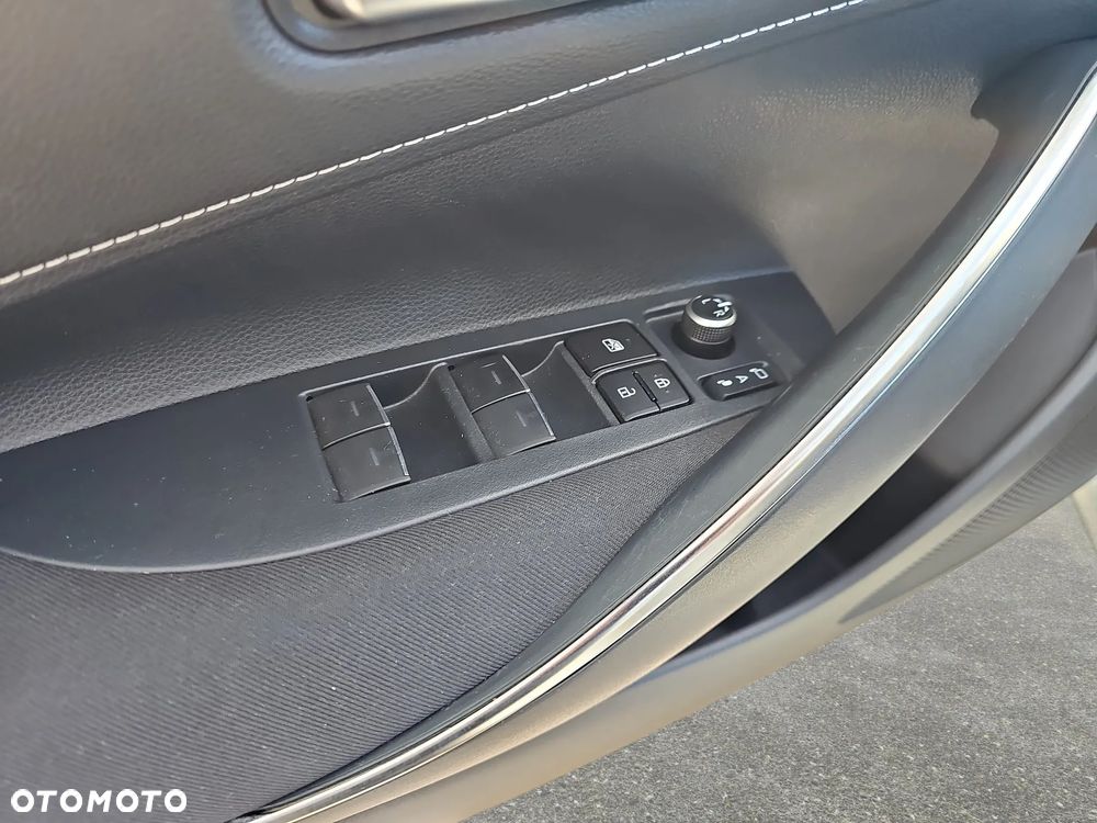Suzuki Swace 1.8 Hybrid Premium Plus CVT - 11