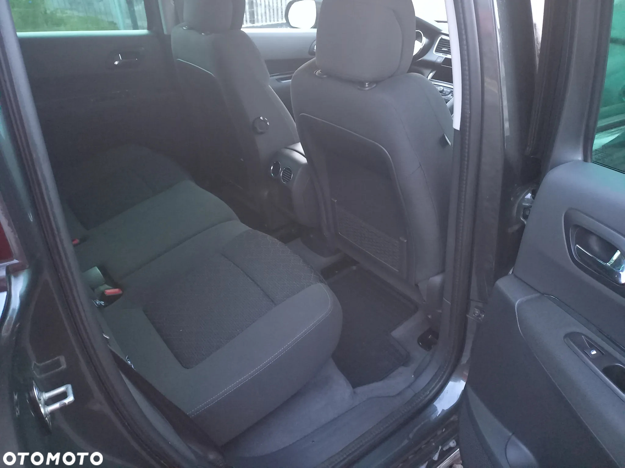Peugeot 3008 1.6 HDi Active - 25
