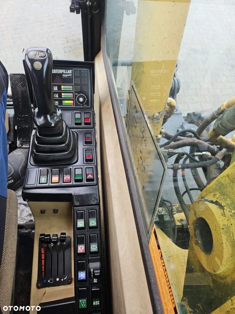 Caterpillar 312 - 11