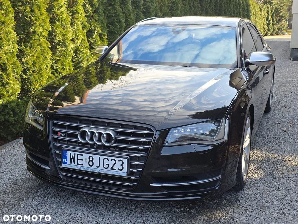 Audi S8 - 8