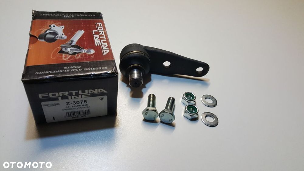 SWORZEŃ WAHACZA AUDI PRAWY, LEWY ŚR.SWORZNIA 17.00 AUDI 80/ 90/ COUPE/ VW PASSAT   , Przegub mocujący  Z-3075,321413025B, 321413026B, 823407365E - 3