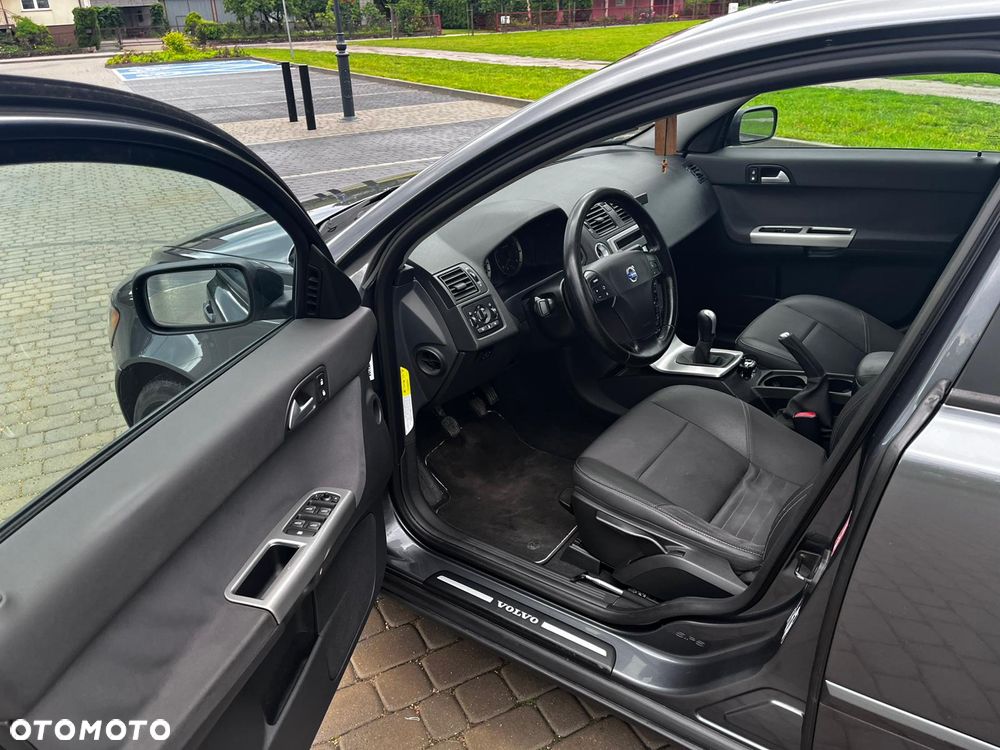 Volvo S40 2.4 Momentum - 11