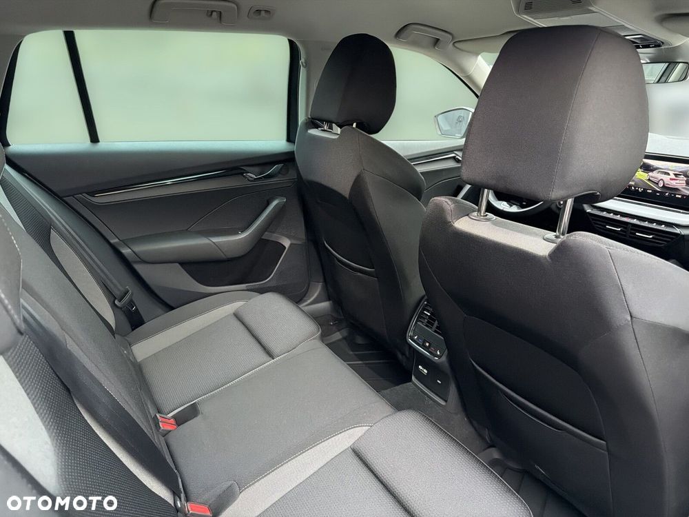 Skoda Octavia 2.0 TDI Ambition DSG - 27