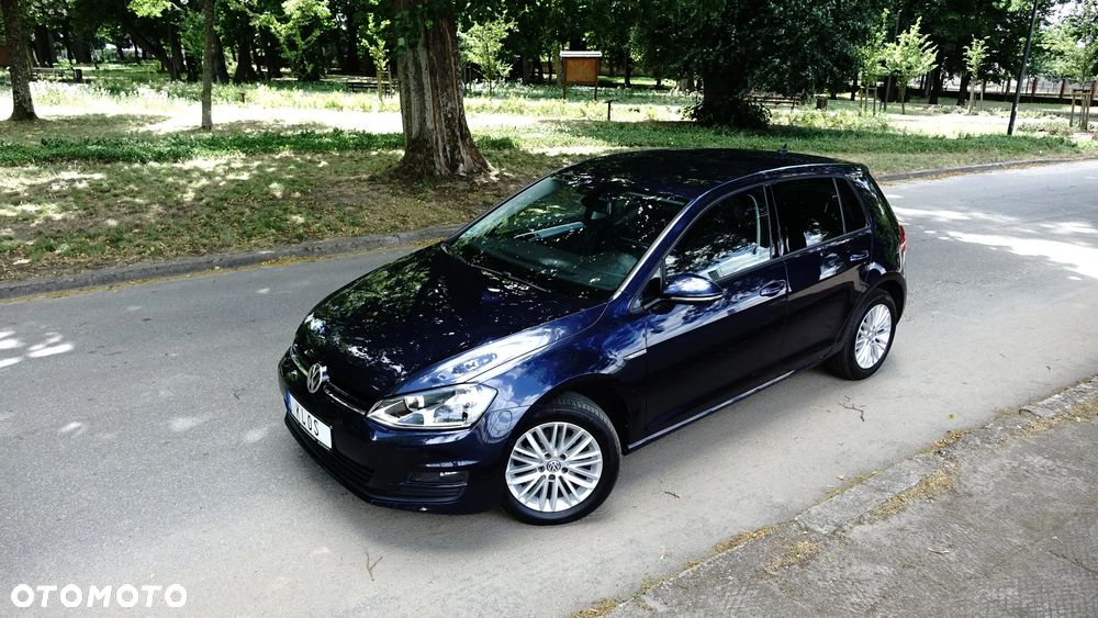Volkswagen Golf - 1