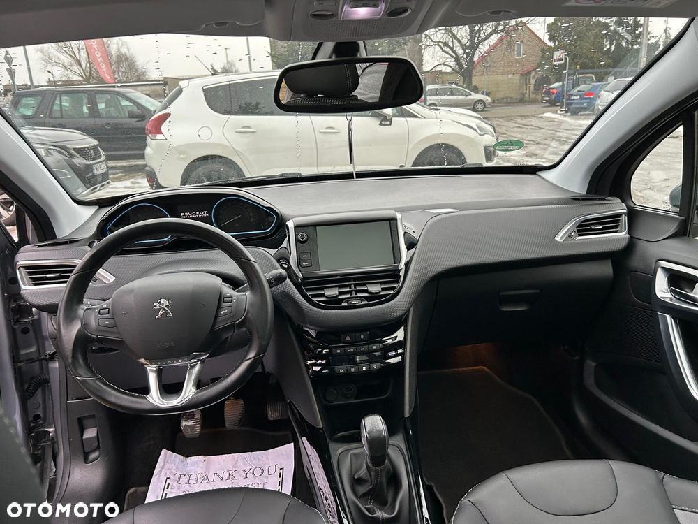 Peugeot 2008 1.2 Pure Tech Allure S&S - 15