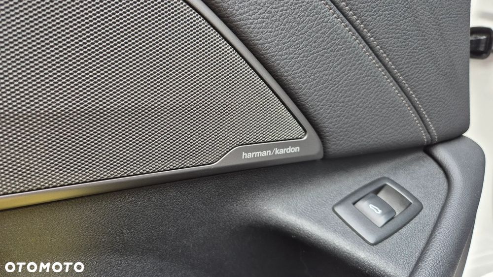 BMW Seria 5 M550i xDrive sport - 11