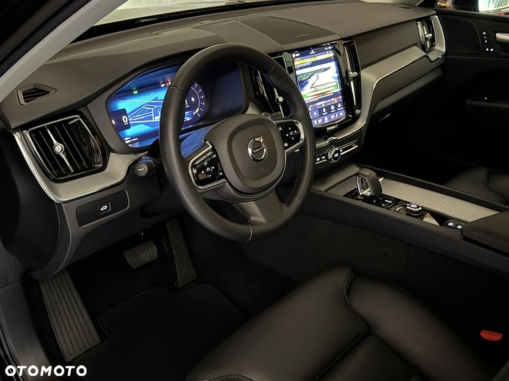 Volvo XC 60 B4 D AWD Ultimate Dark - 15