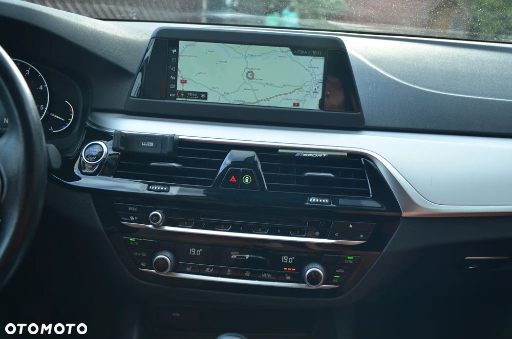 BMW Seria 5 520d M Sport - 25