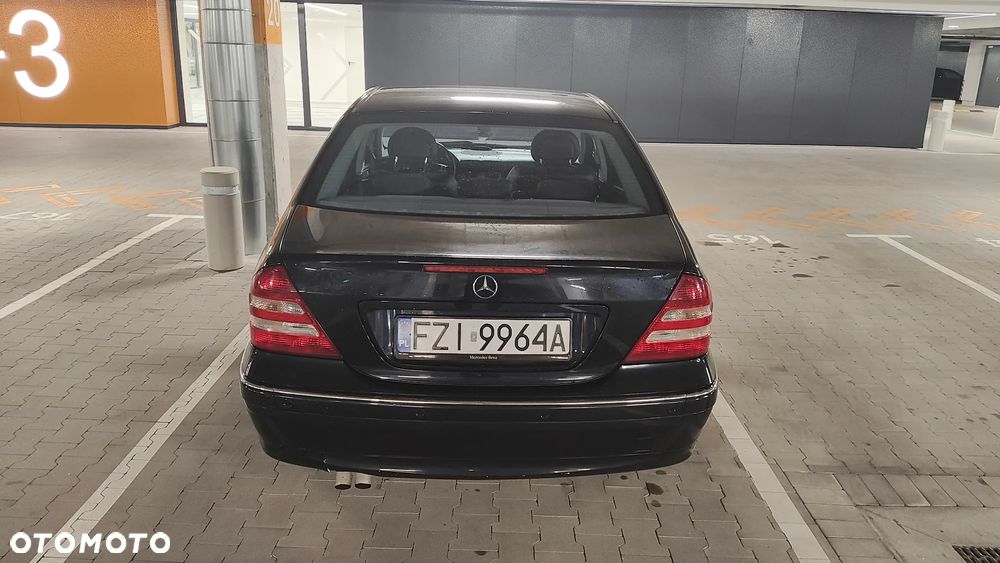 Mercedes-Benz Klasa C 180 T Kompressor Avantgarde - 16