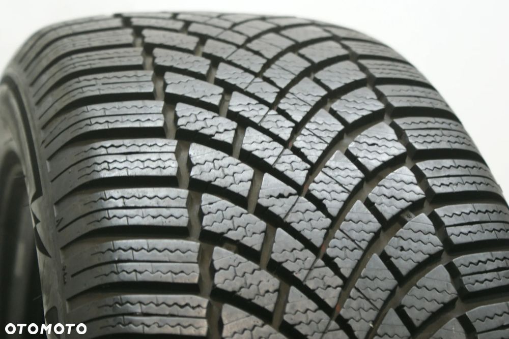 235/55R18 BRIDGESTONE BLIZZAK LM005 , 7,4mm 2023r B3443 - 2