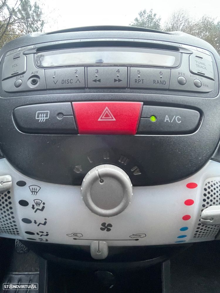 Peugeot 107 1.0 Trendy - 9