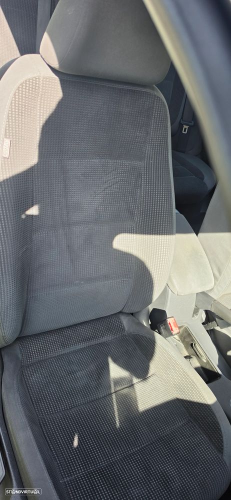 VW Jetta 1.9 TDi BlueM. Trendline - 16