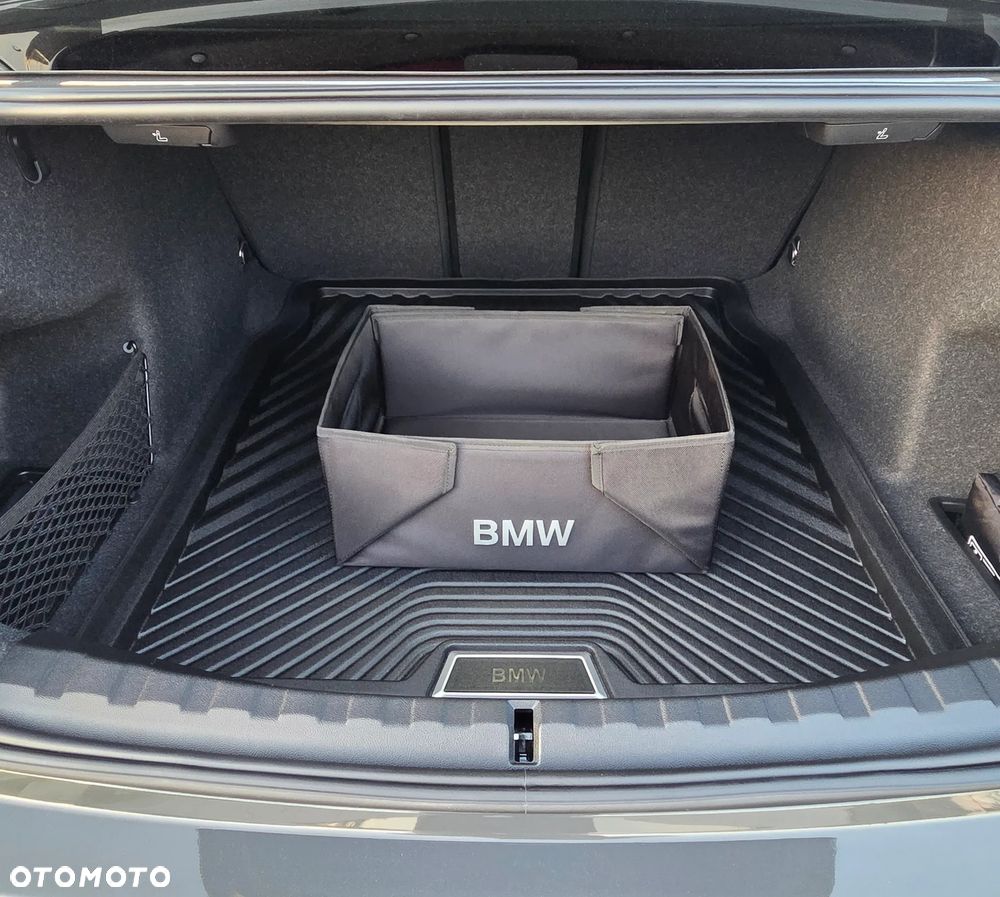 BMW Seria 3 330i xDrive M Sport - 22