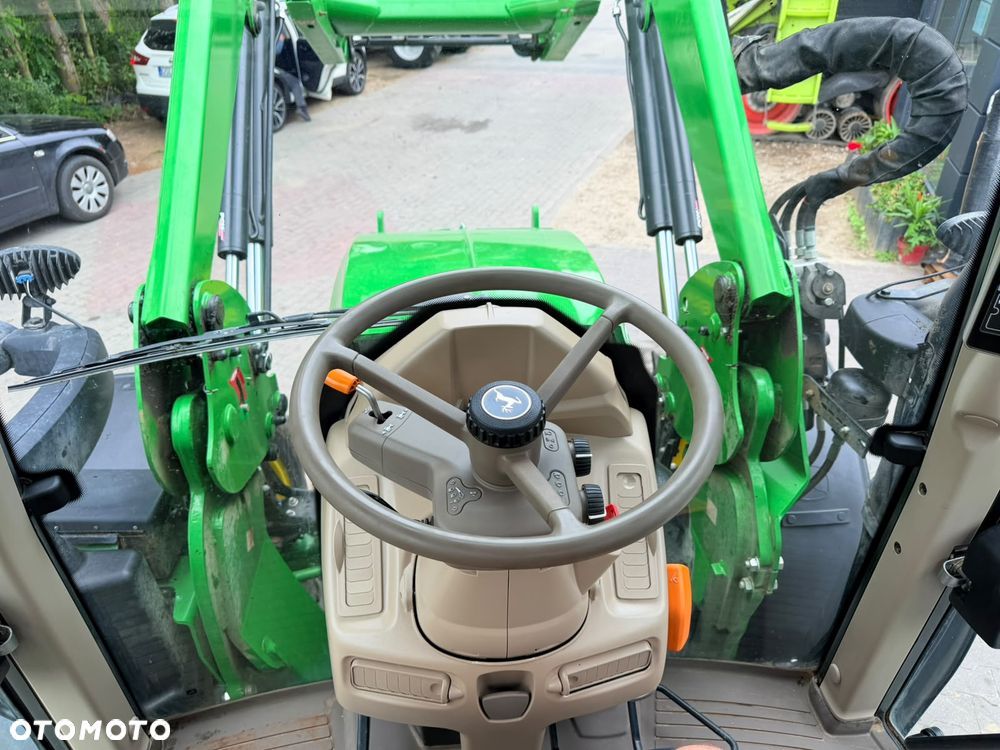 John Deere 6110M - 22