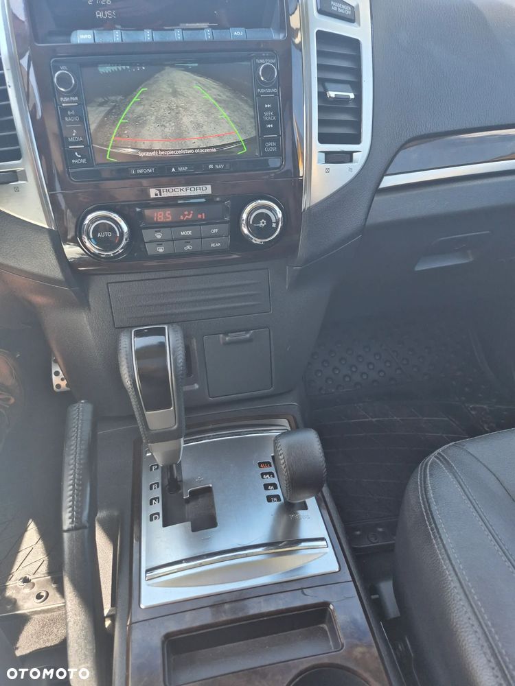 Mitsubishi Pajero 3.2 DI-D Automatik Final Edition - 25