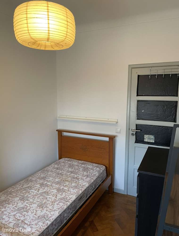 Quarto Individual em Arroios com wc privativo (entrada imediata) - Grande imagem: 2/7