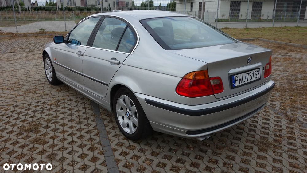 BMW Seria 3 320i - 8