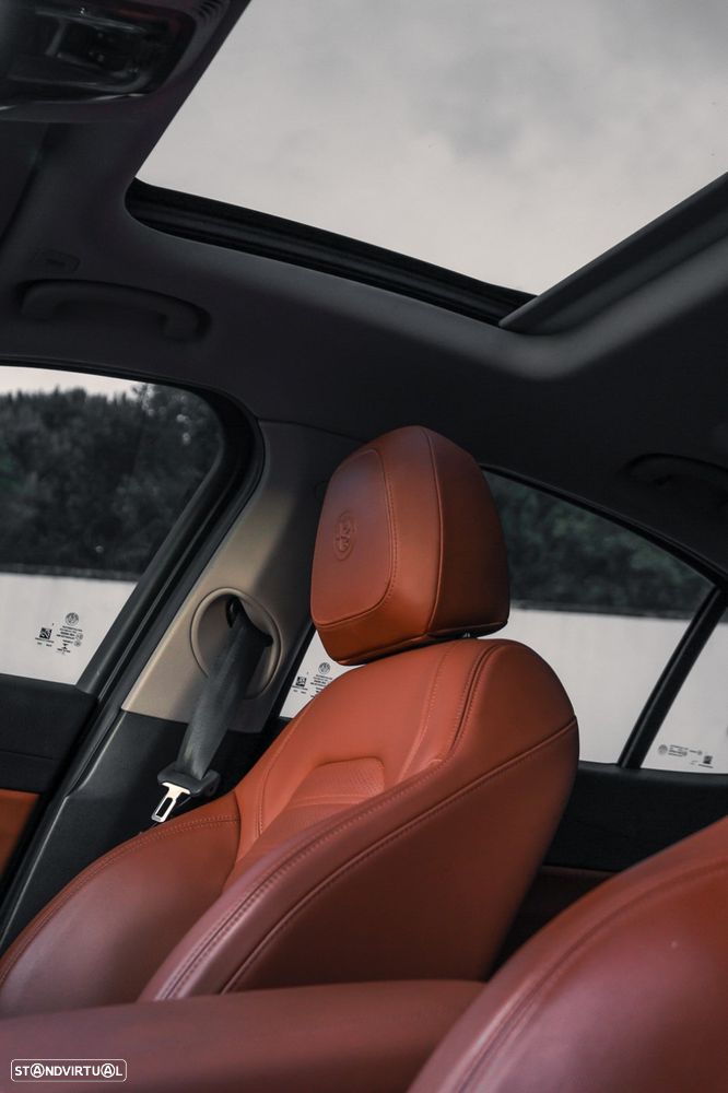 Alfa Romeo Giulia 2.0 T Veloce Ti Q4 AT8 - 7