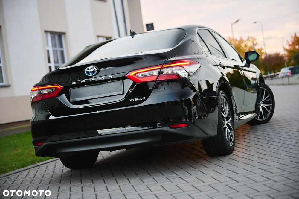 Toyota Camry 2.5 Hybrid Executive CVT - 2