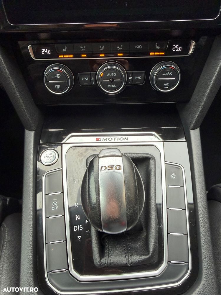Volkswagen Passat Variant 2.0 TDI DSG 4Motion Highline - 25