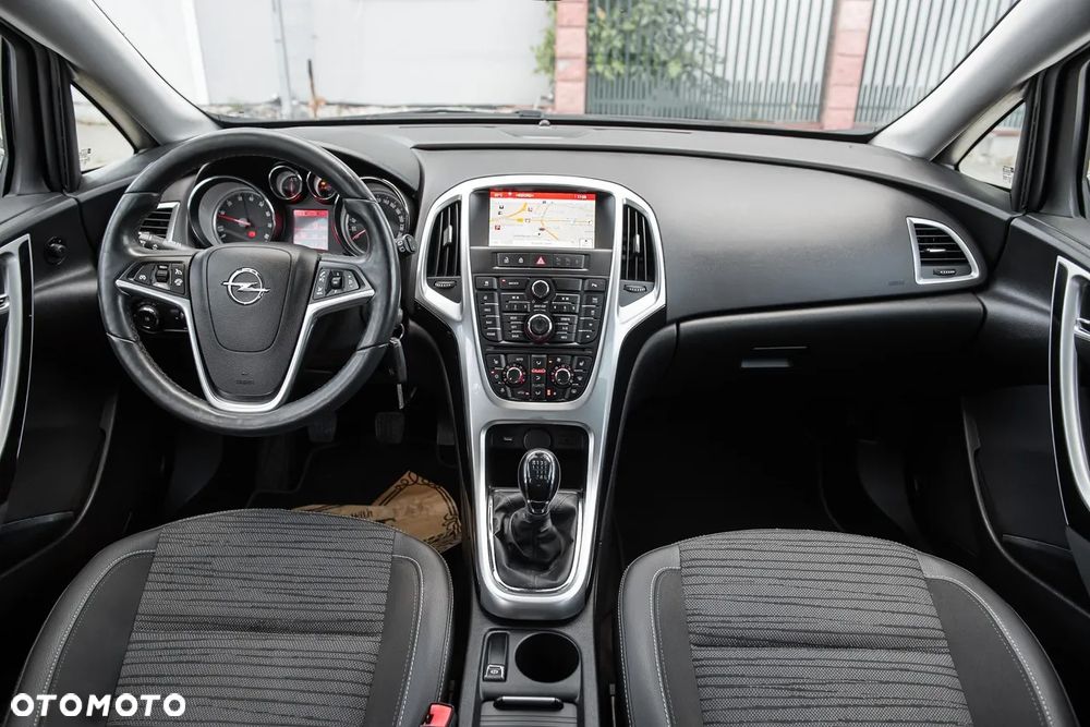 Opel Astra 1.6 T SIDI Cosmo S&S - 25