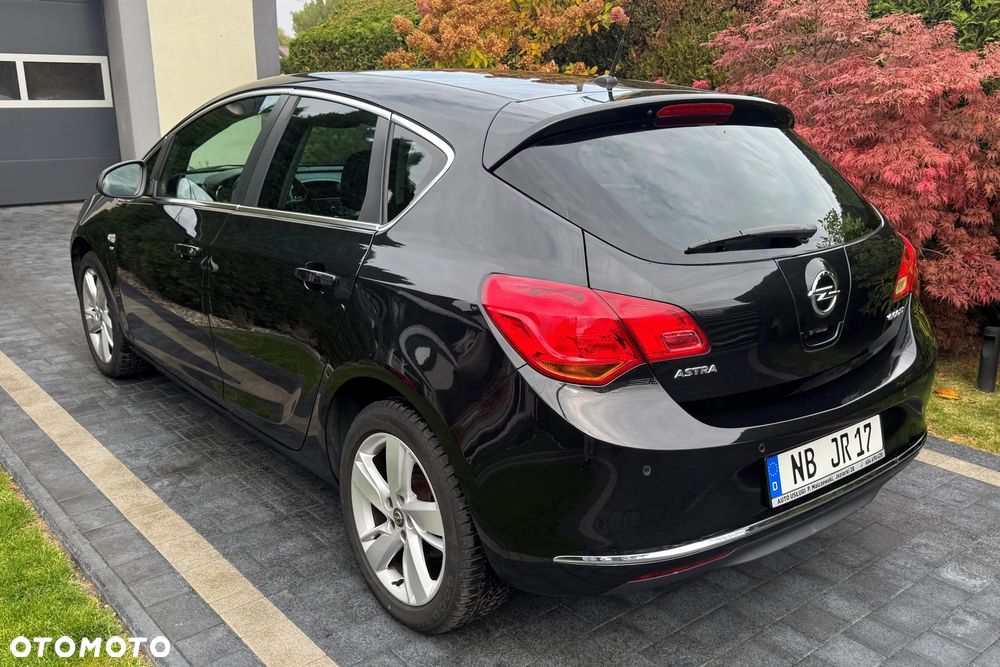 Opel Astra 1.4 Turbo - 4
