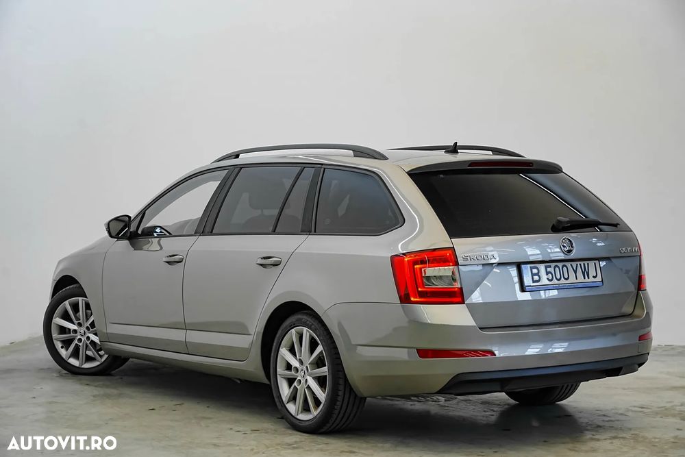 Skoda Octavia 1.6 TDI STYLE DSG - 9