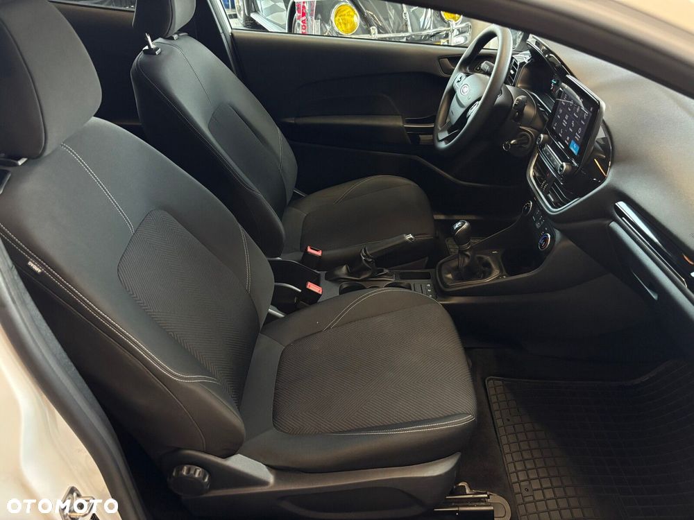 Ford Fiesta - 24