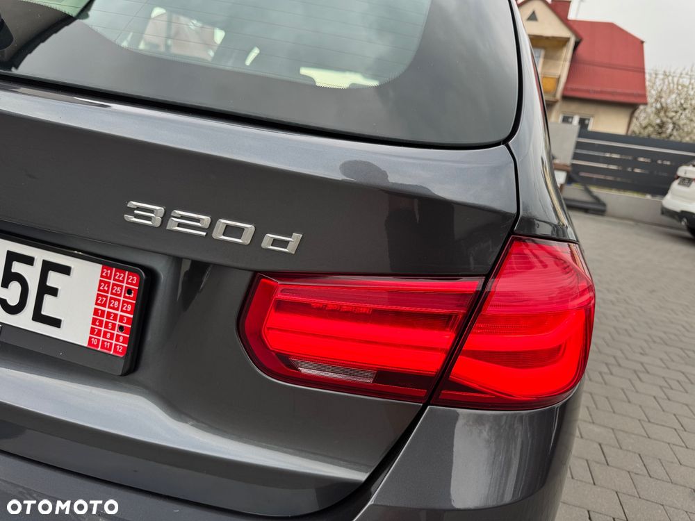 BMW Seria 3 320d xDrive Edition M Sport Shadow - 37