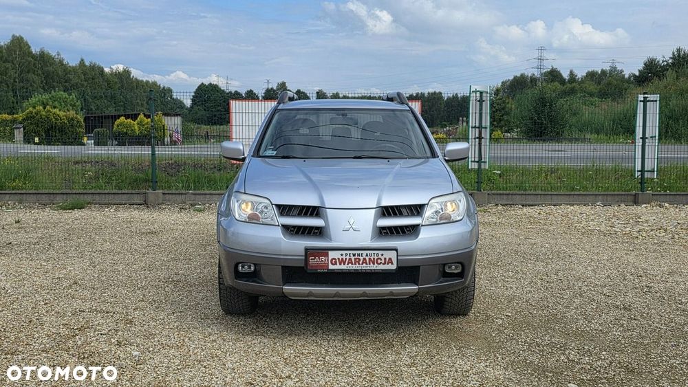 Mitsubishi Outlander - 2