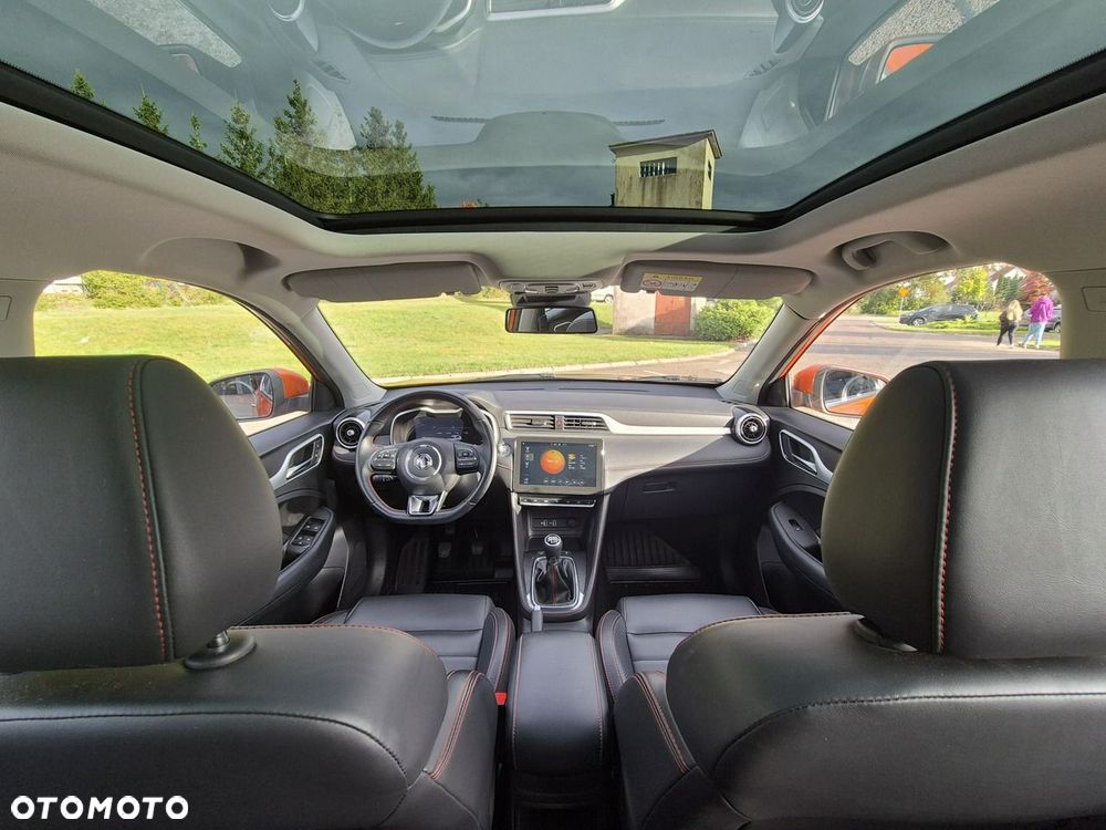 MG ZS - 12