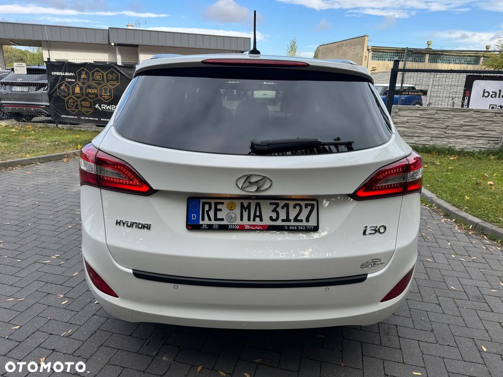 Hyundai i30 blue 1.6 CRDi Passion - 17