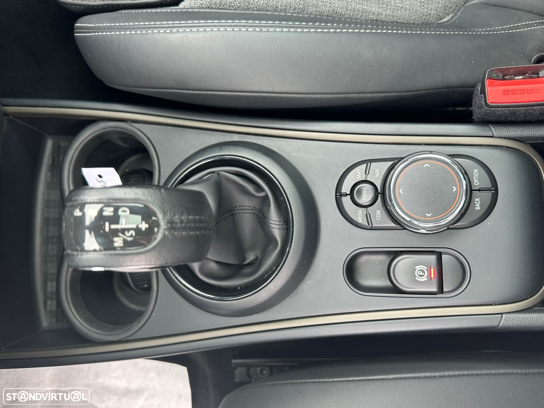 MINI Countryman Cooper SE ALL4 Auto - 28