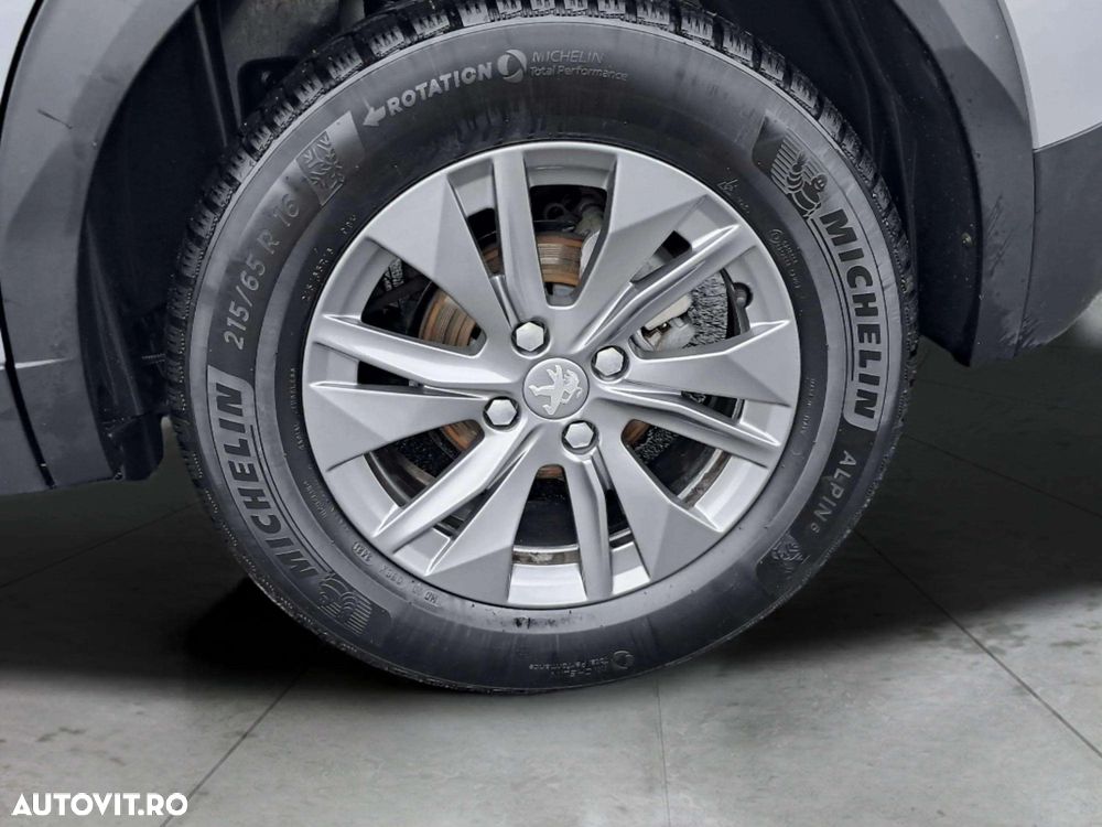 Peugeot 2008 1.2 L PureTech STT EAT8 Active - 16