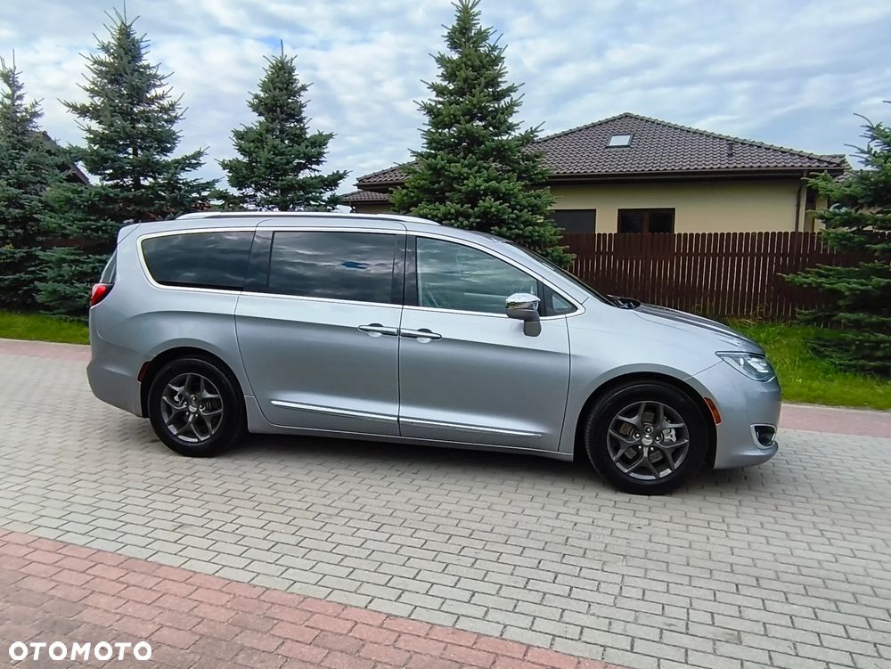 Chrysler Pacifica - 2