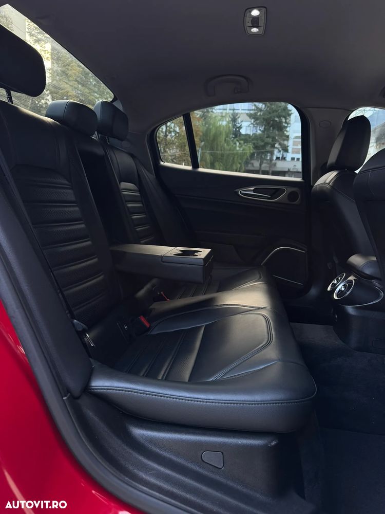 Alfa Romeo Giulia 2.0 Turbo AWD AT8 Veloce - 14