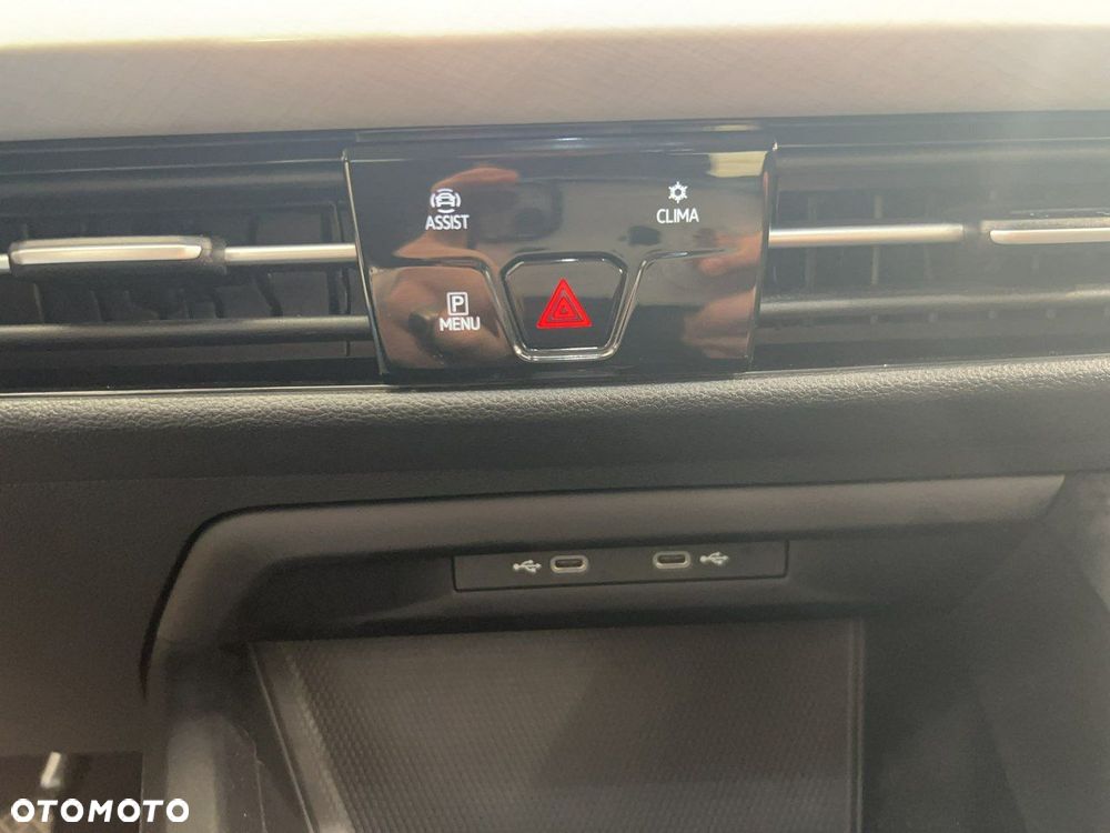 Volkswagen Golf - 24