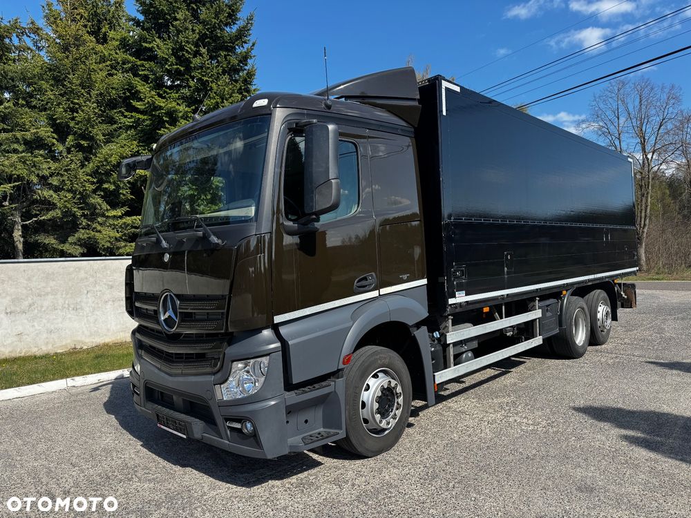 Mercedes-Benz Actros - 1