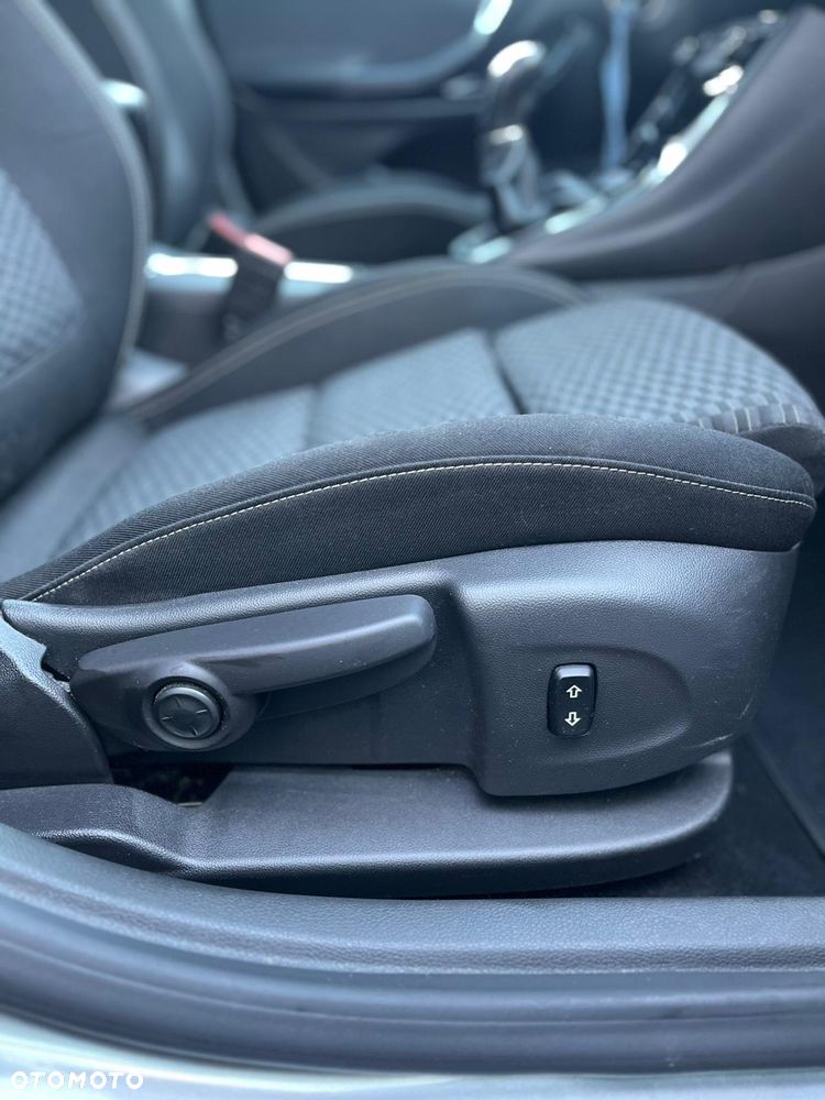 Opel Astra 1.4 Turbo Dynamic - 11