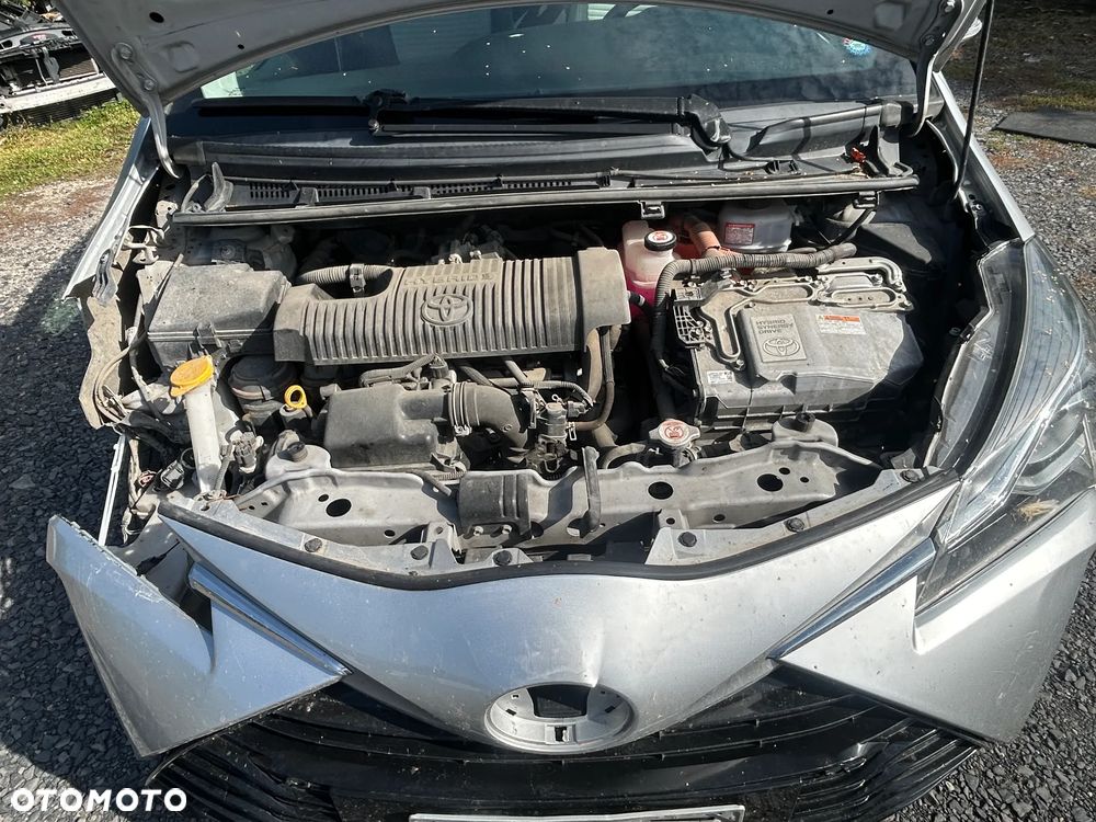 Toyota Yaris Hybrid 100 Dynamic EU6 - 11