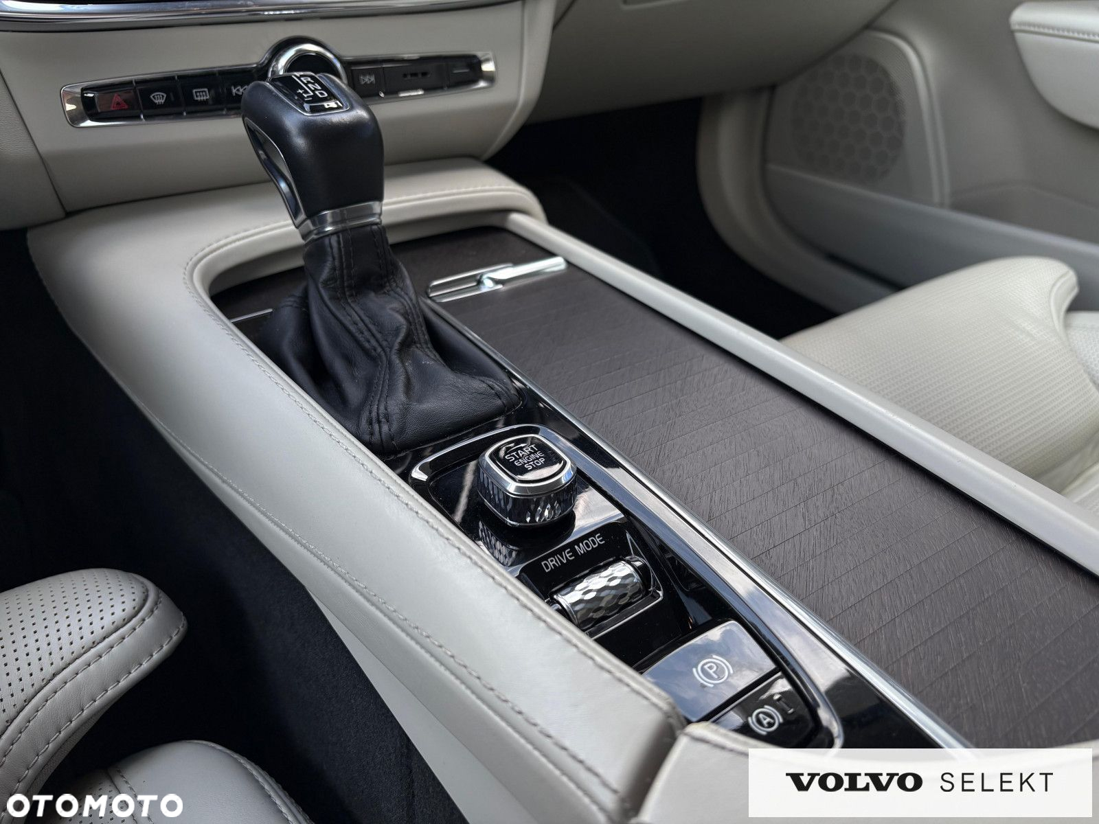 Volvo V90 Cross Country - 35