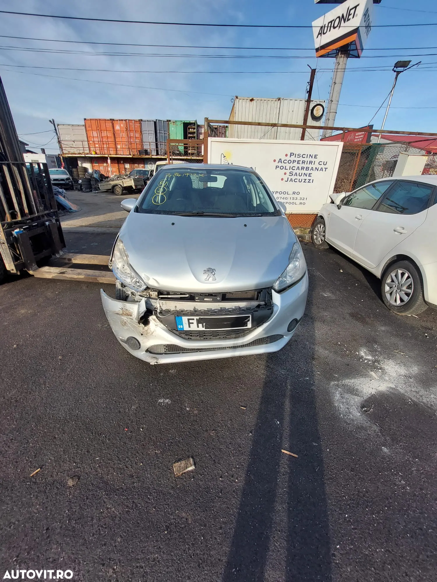 Dezmembrez Peugeot 208 1.0i - 5