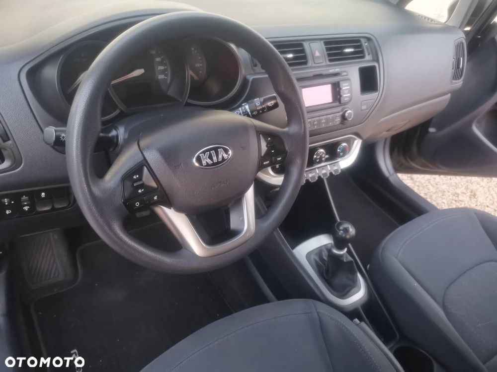 Kia Rio 1.2 Attract - 10