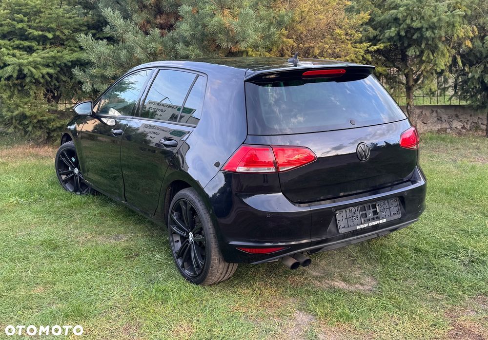 Volkswagen Golf - 6